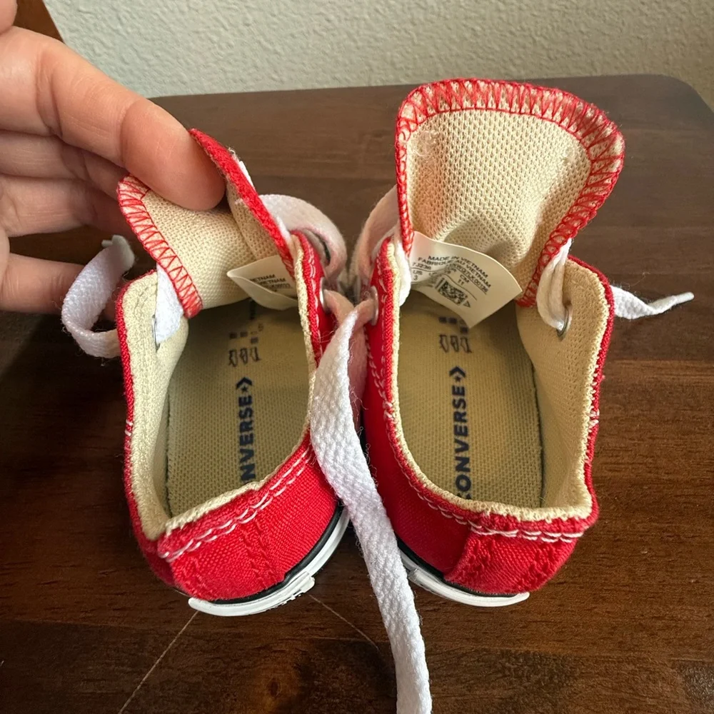 Bundle of Converse Kids Low-Top Sneakers in Red and White - Picture 13 of 15